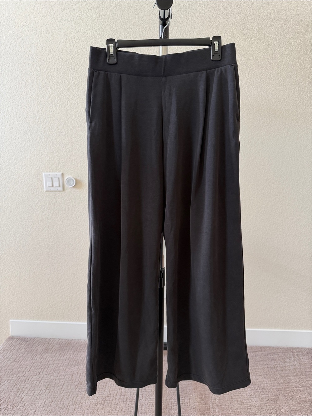 Classic Black Wide-Leg Pull-On Pants